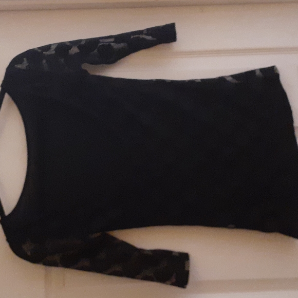 Top - Picture 3 of 4